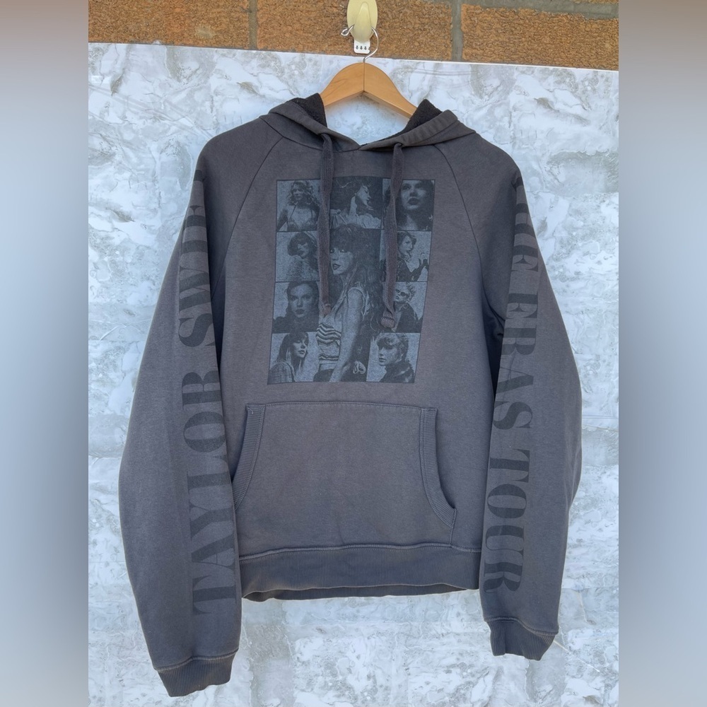 TAYLOR SWIFT THE ERAS TOUR HOODIE SIZE SMALL